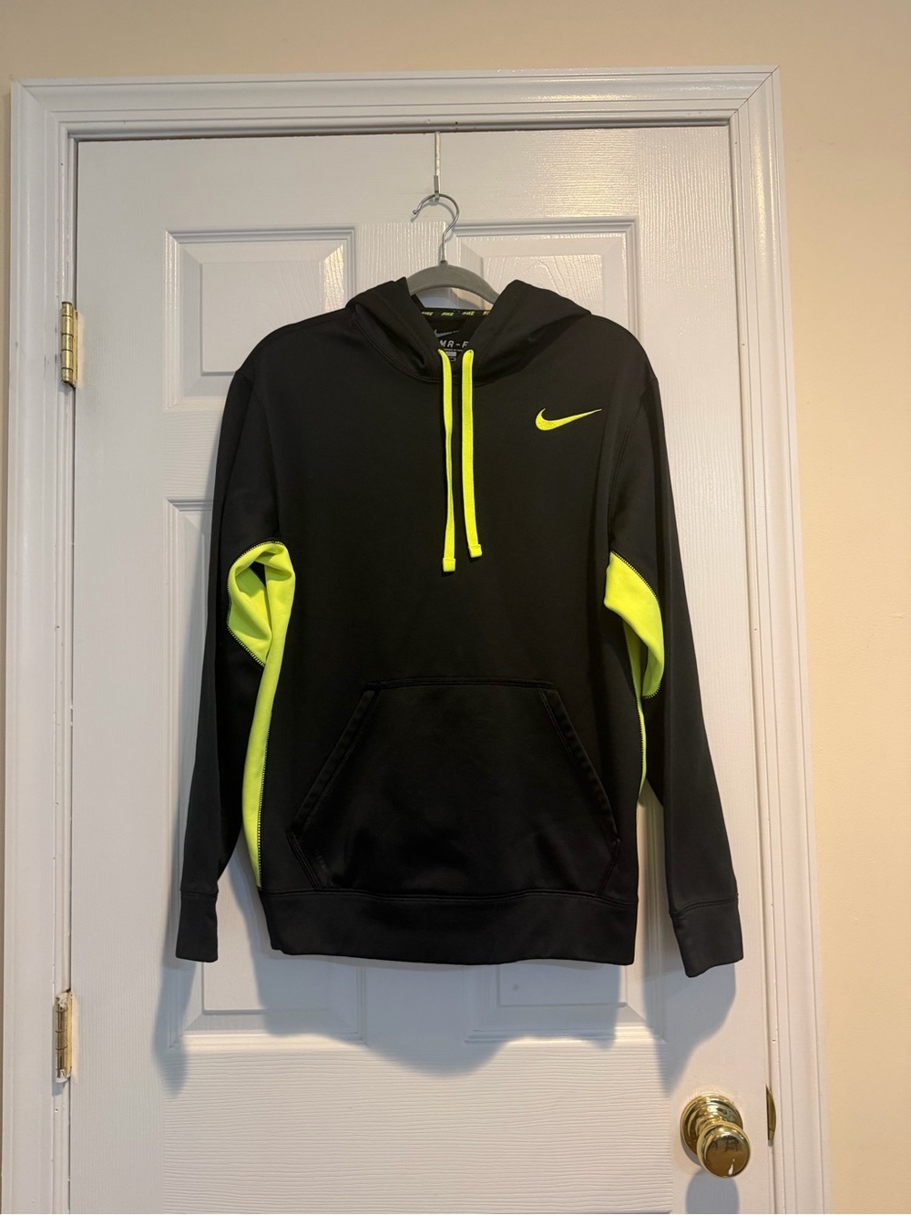 Nike Men’s Black & Volt Performance Hoodie